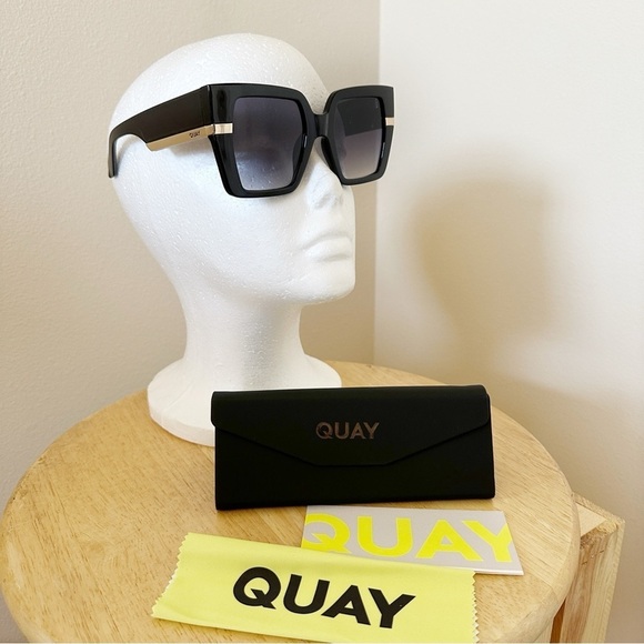 Quay Notorious Black Square Frame Sunglasses with Case - Picture 2 of 7
